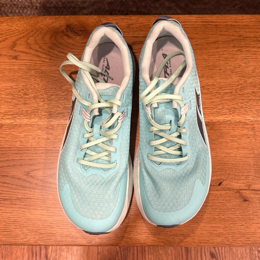 Altra trail running ladies 9.5 - Picture 2 of 11